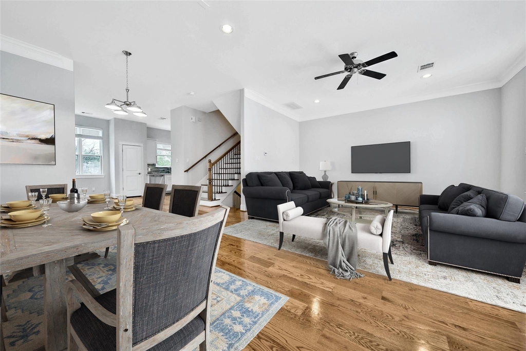 626 E 28th Street - Photo 2