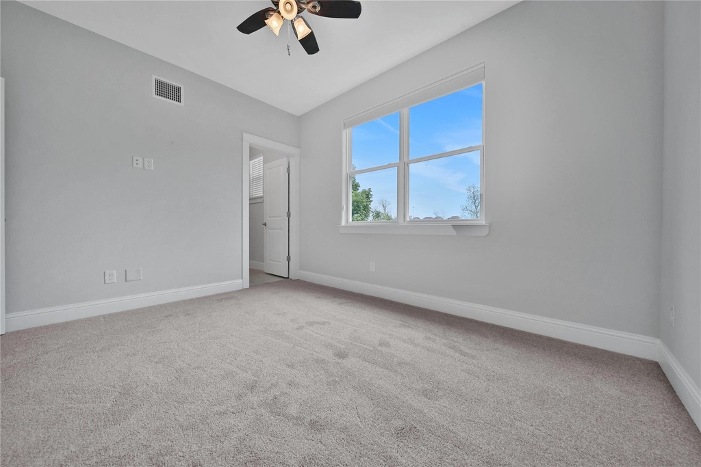 626 E 28th Street - Photo 29