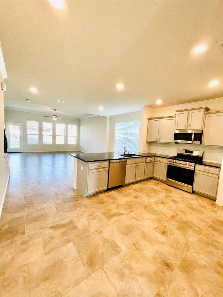 1915 Orchard Berry Lane - Photo 11
