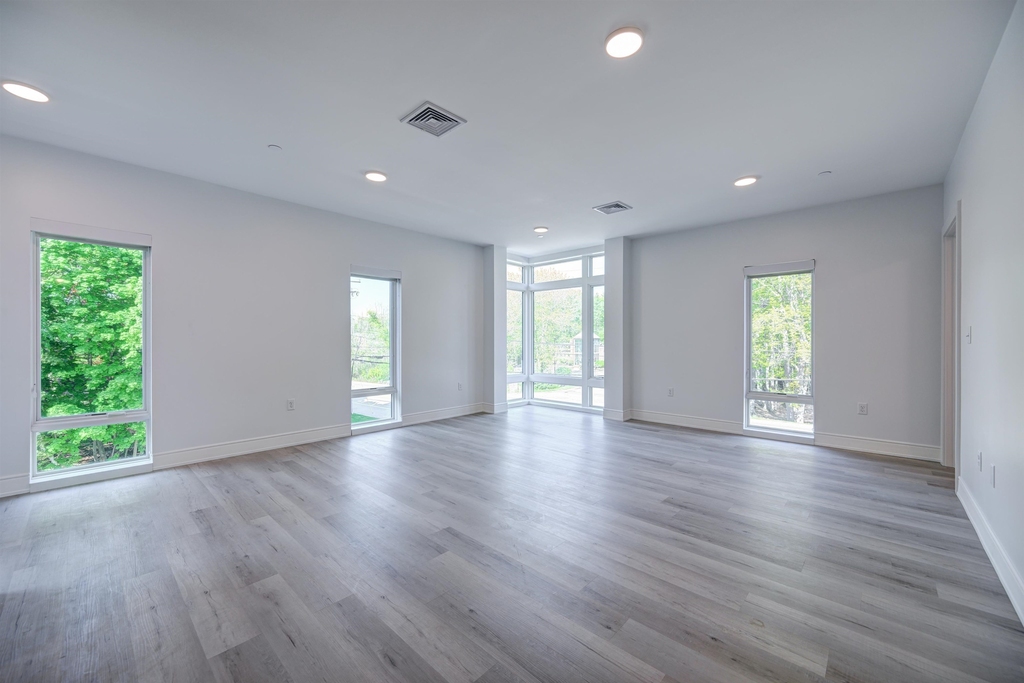 2059 Lafayette - Photo 3