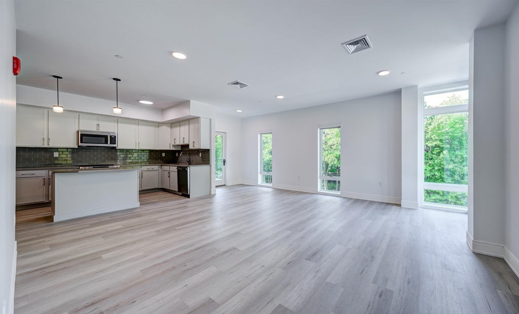2059 Lafayette - Photo 5