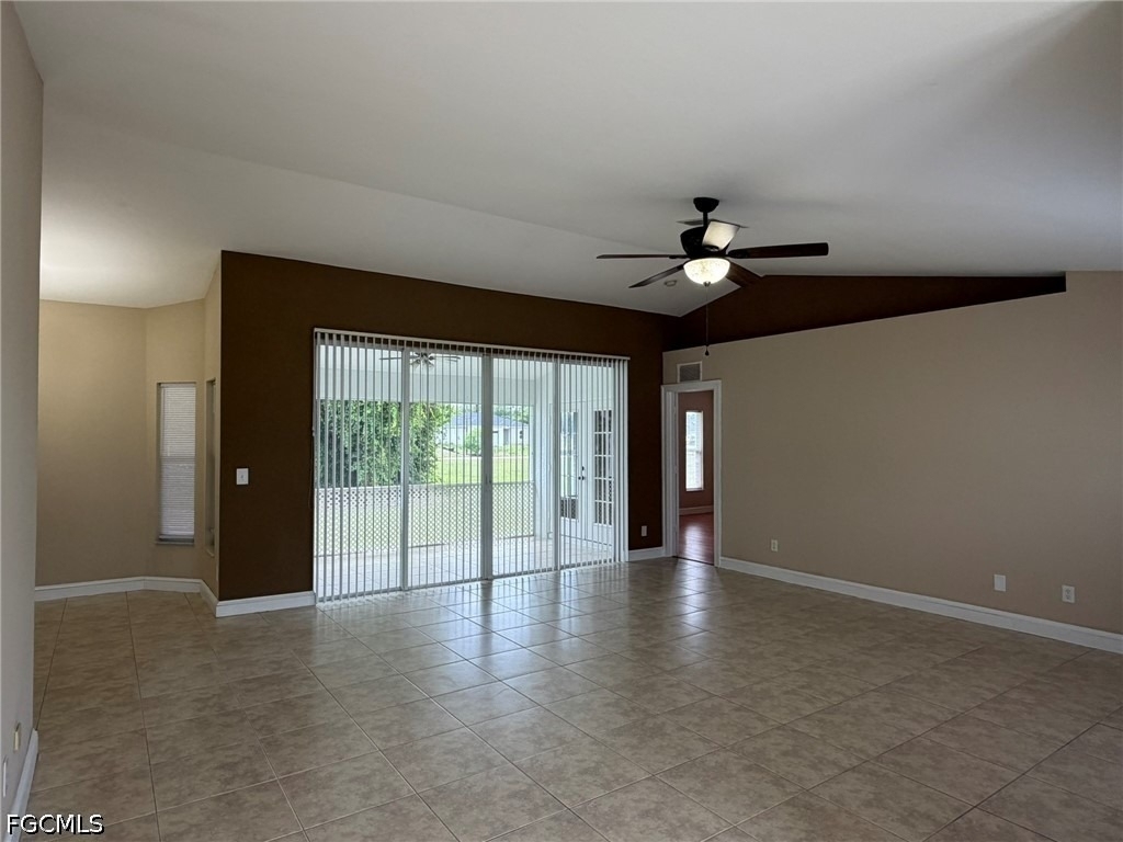 3404 Ne 9th Avenue - Photo 2