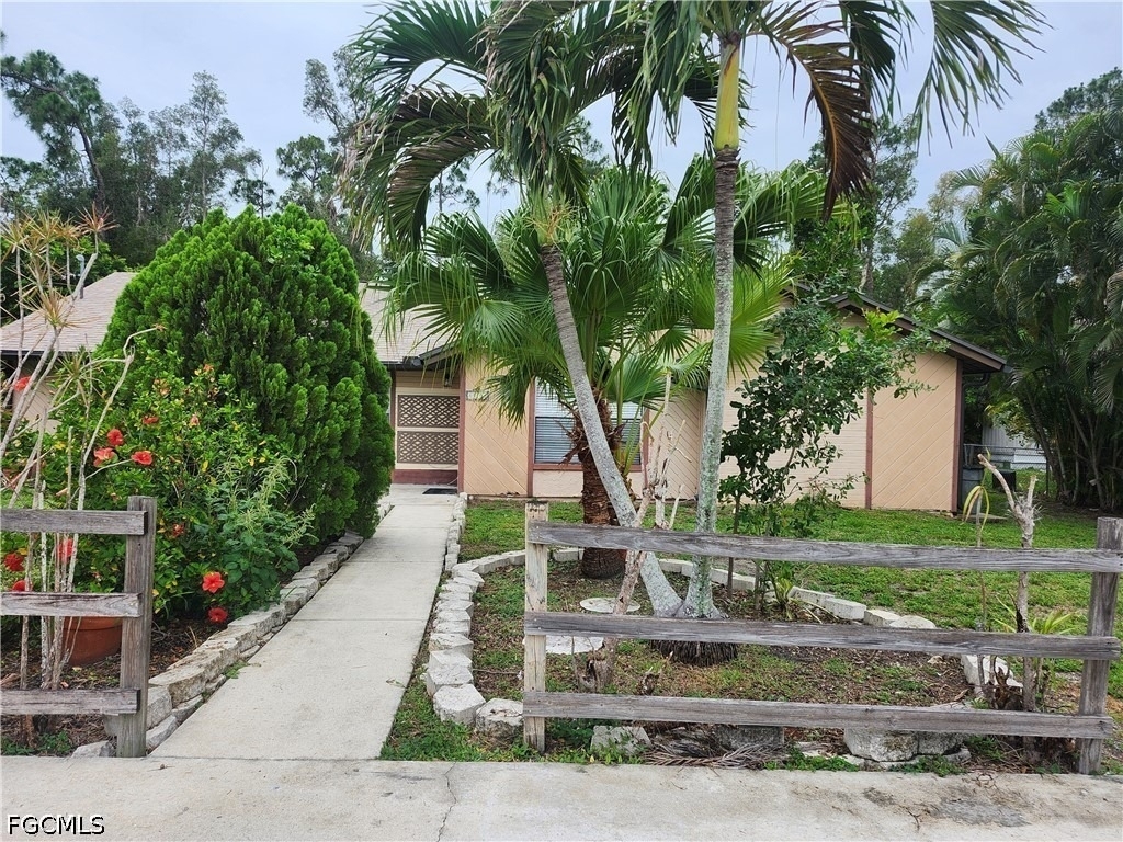19136 Miami Boulevard - Photo 0