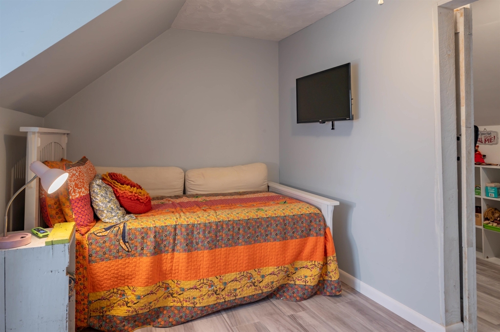 133 Raymond - Photo 26