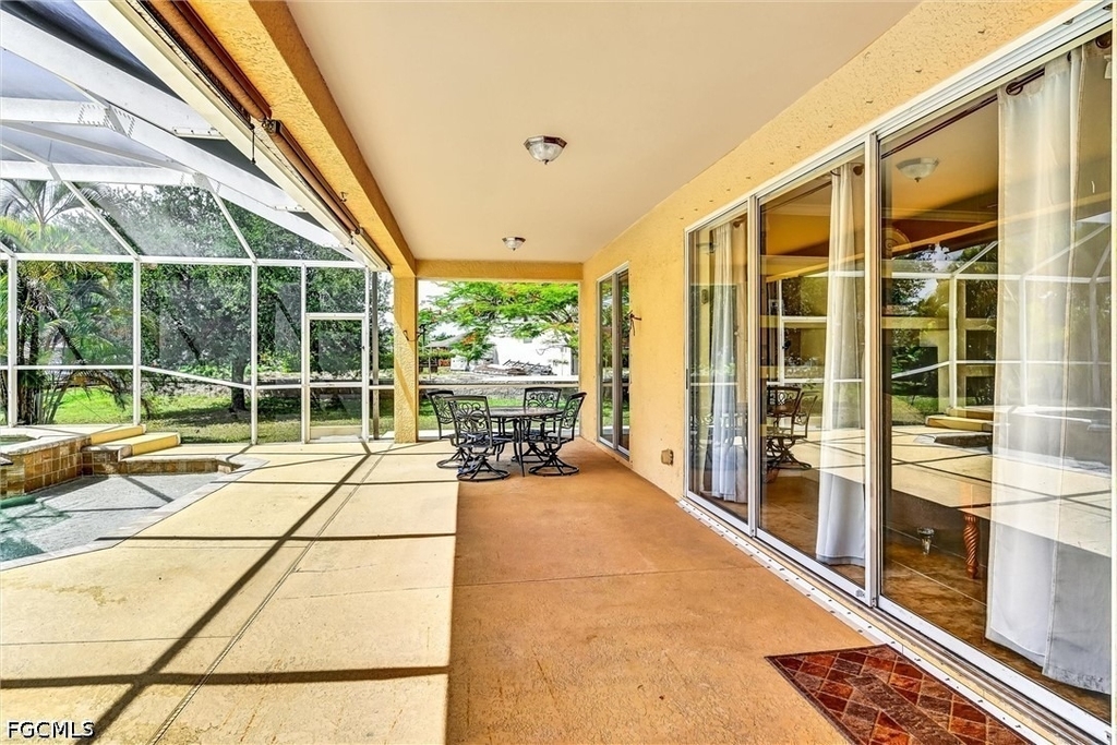 311 Sw 32nd Place - Photo 12