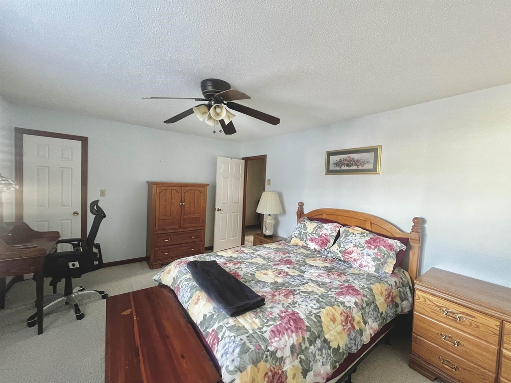 155 Dorr - Photo 4