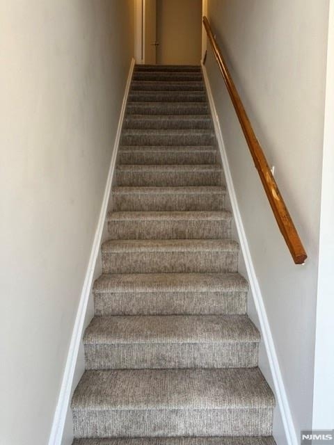 200 E Madison - Photo 2