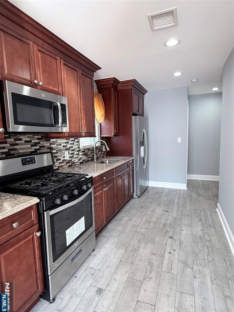 396 Washington - Photo 2