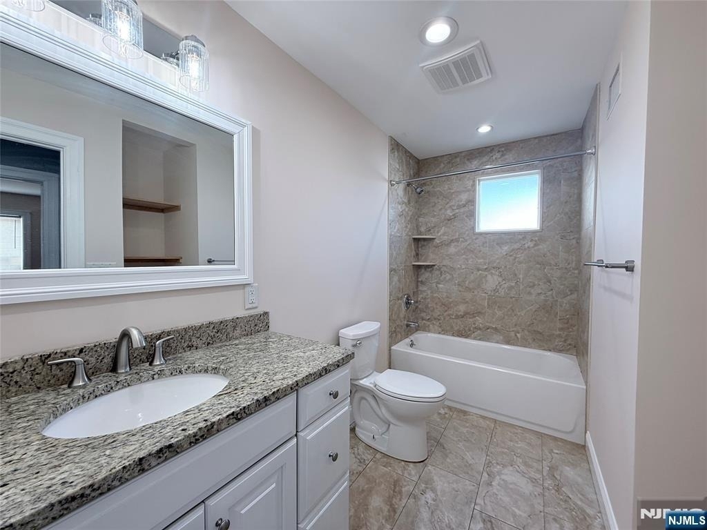 396 Washington - Photo 5