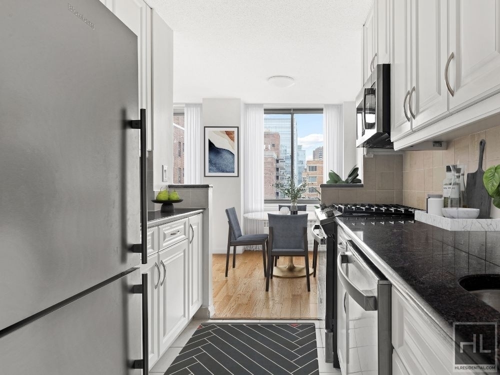 2nd Avenue - Photo 2