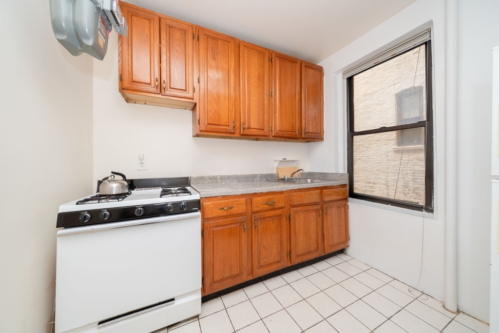 635 West 170th Street - Photo 4