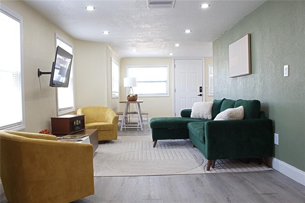 5260 8th Avenue N - Photo 3