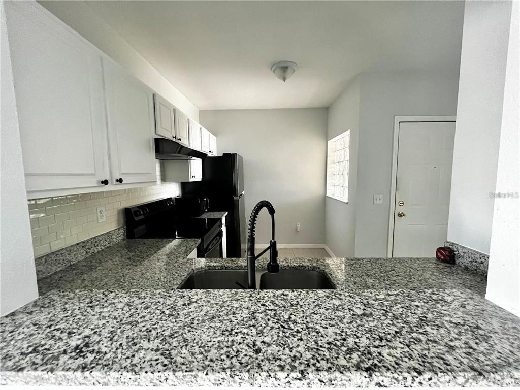 6011 Skydale Way - Photo 4