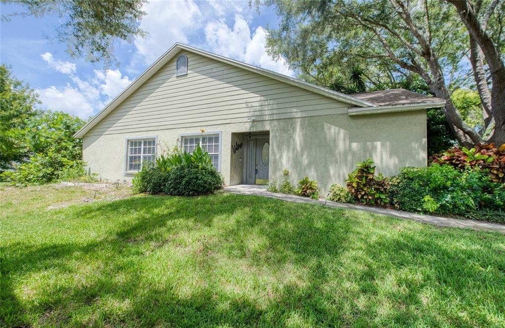 2390 Bentley Dr - Photo 34