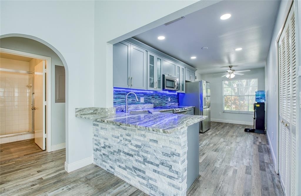 2390 Bentley Dr - Photo 10