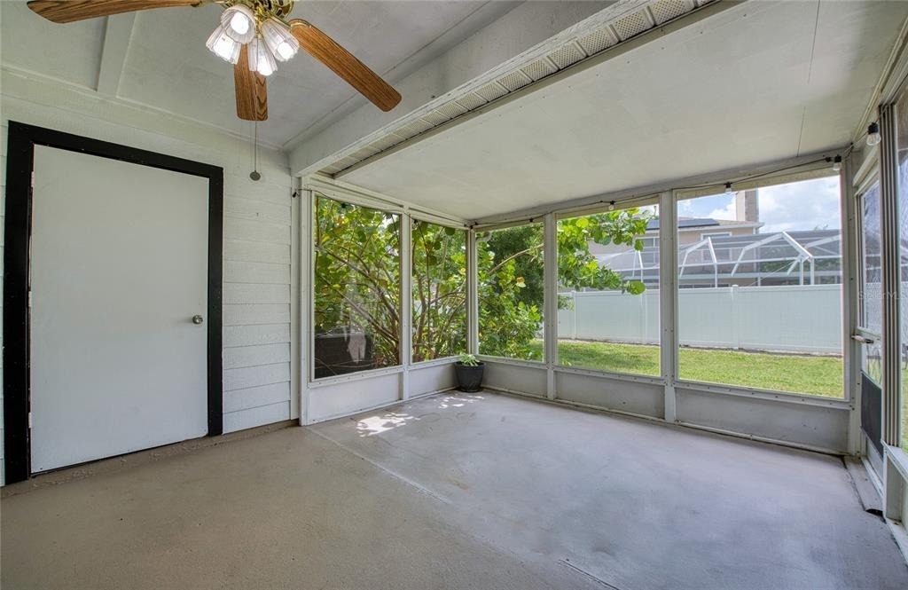 2390 Bentley Dr - Photo 38