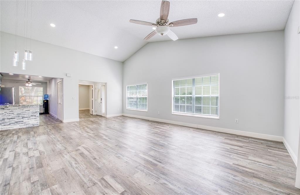 2390 Bentley Dr - Photo 4