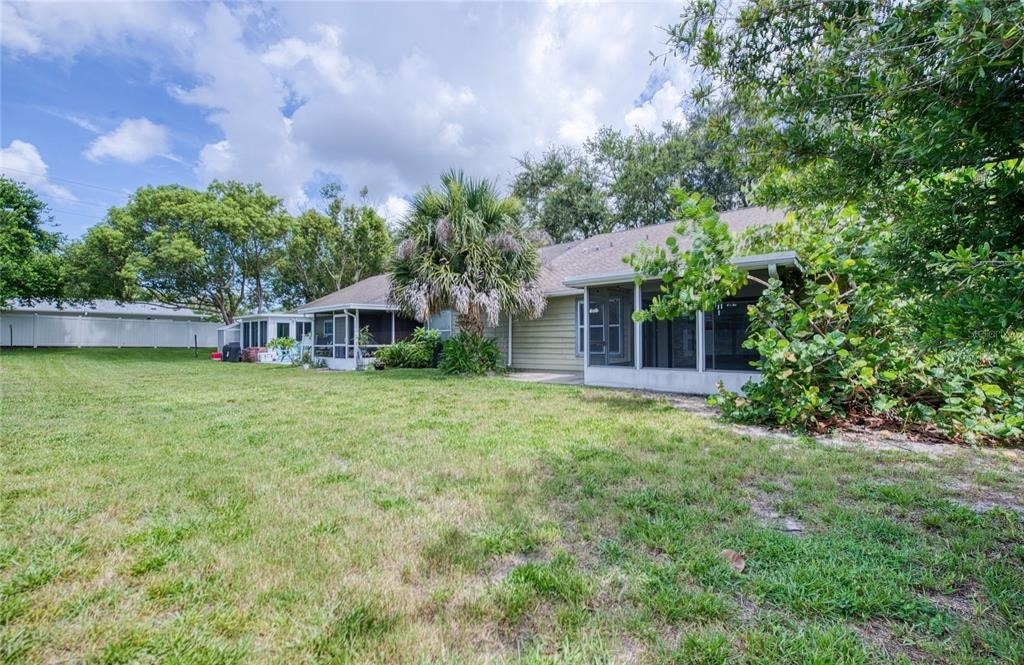 2390 Bentley Dr - Photo 35