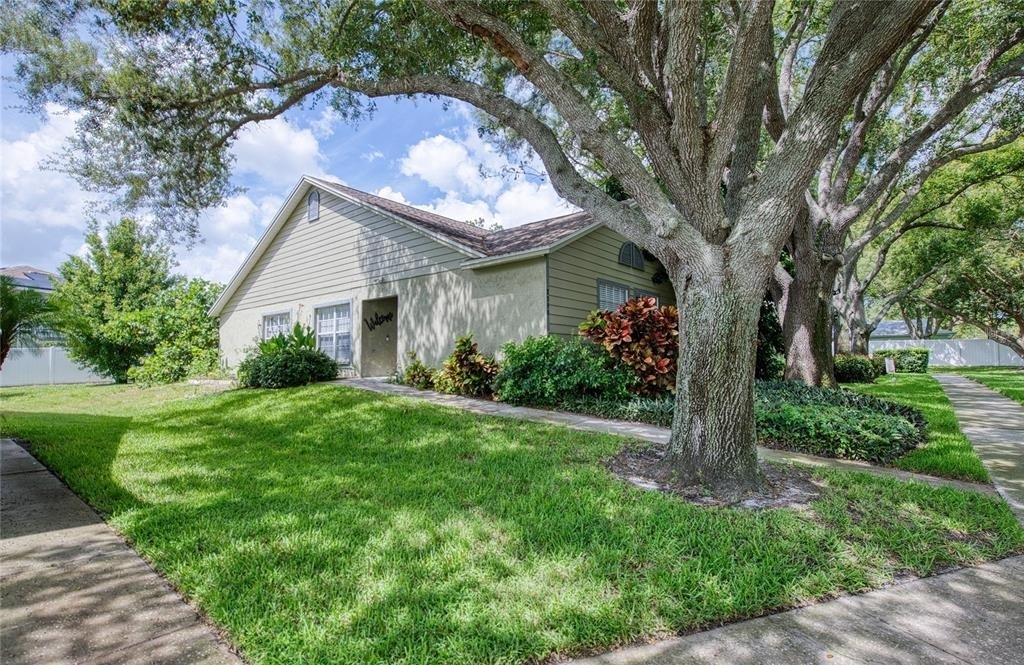 2390 Bentley Dr - Photo 39