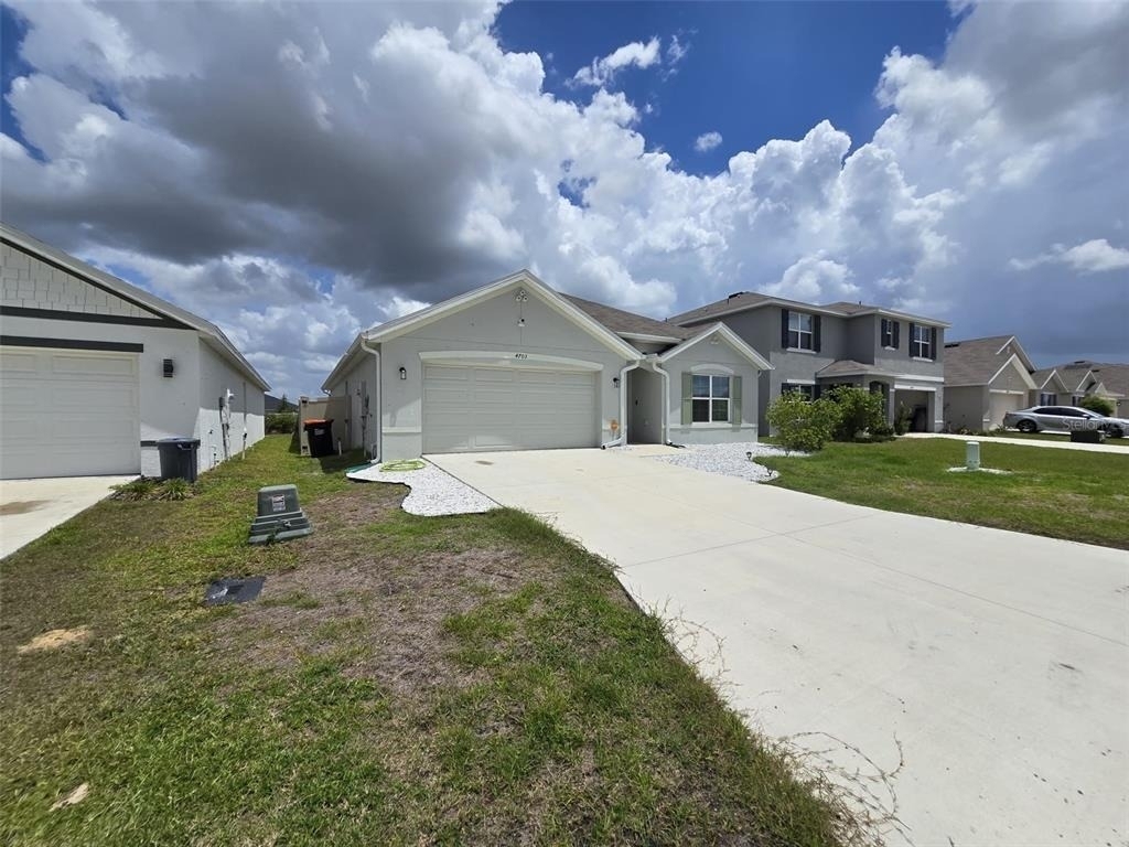 4703 Sw 85th Place - Photo 1