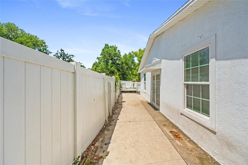 1230 E 1st Avenue - Photo 31