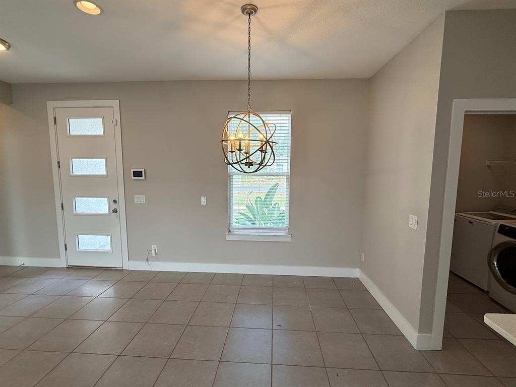 105 Zinnia Lane W - Photo 1