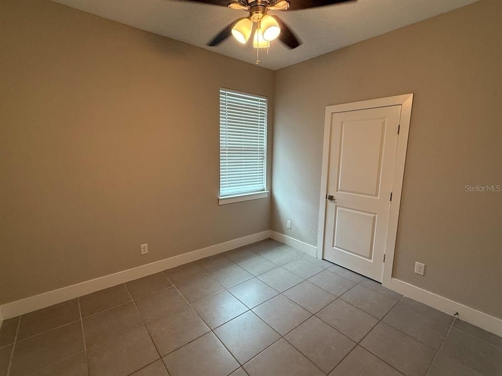 105 Zinnia Lane W - Photo 10