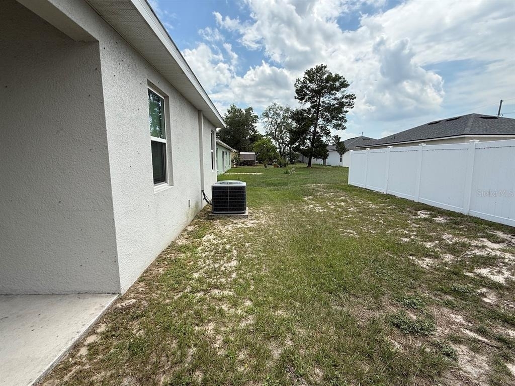 105 Zinnia Lane W - Photo 17