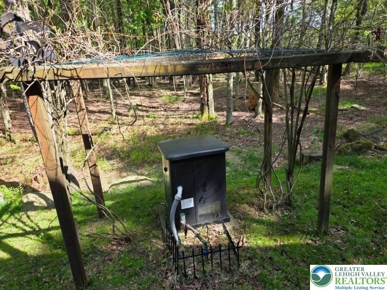 1037 Maplewood Drive - Photo 4