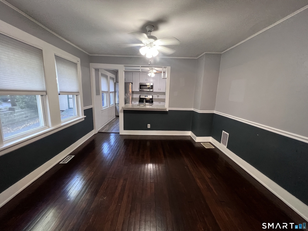 564 Midland Street - Photo 7