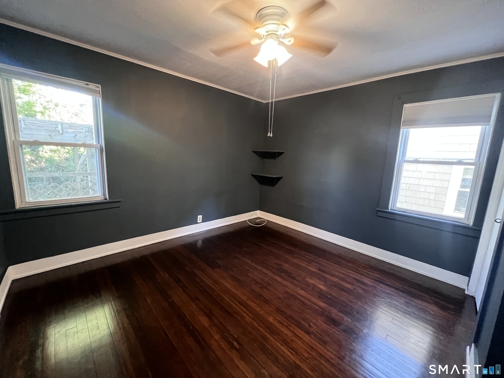 564 Midland Street - Photo 10