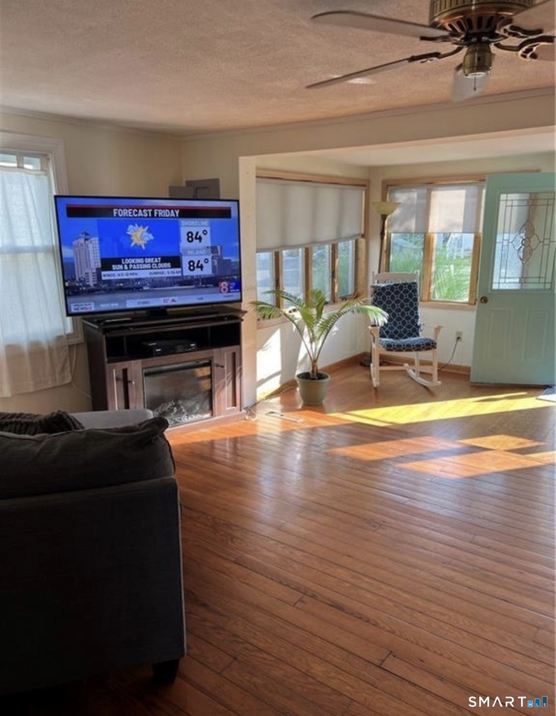 48 Lawrence Avenue - Photo 4