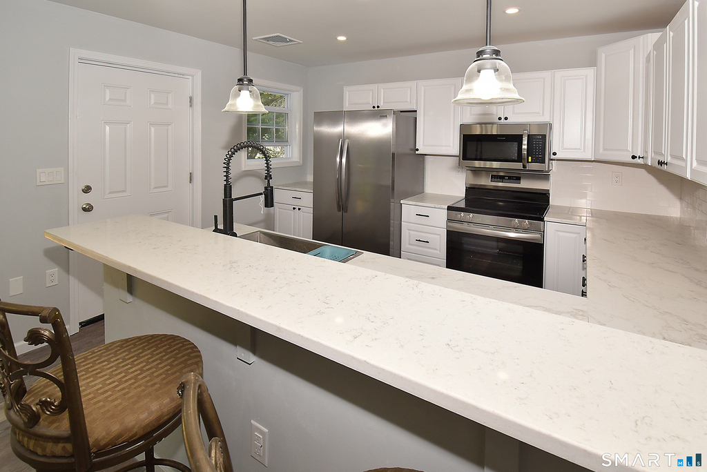 265 B Lincoln Street - Photo 2