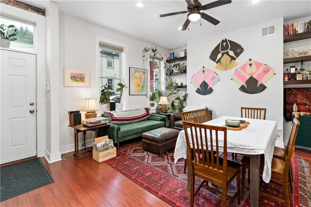 254 38th - Photo 2