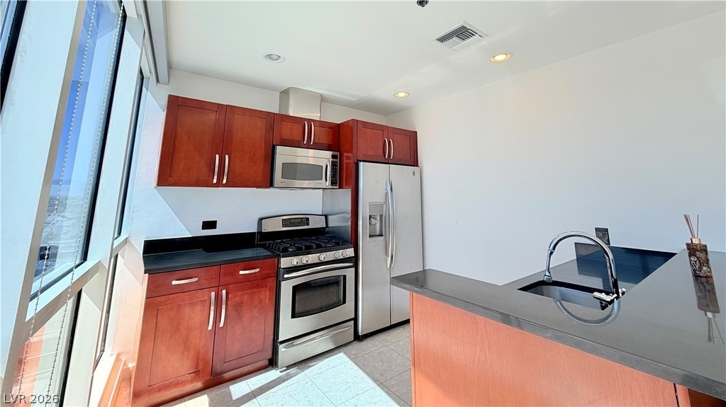 4575 Dean Martin Drive - Photo 18
