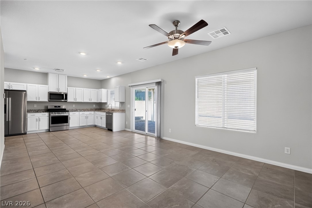 371 Scarlet Pine Court - Photo 2