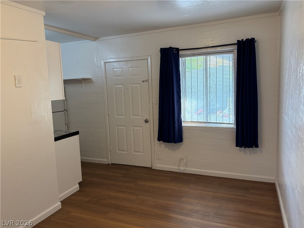 2125 Elm Avenue - Photo 3
