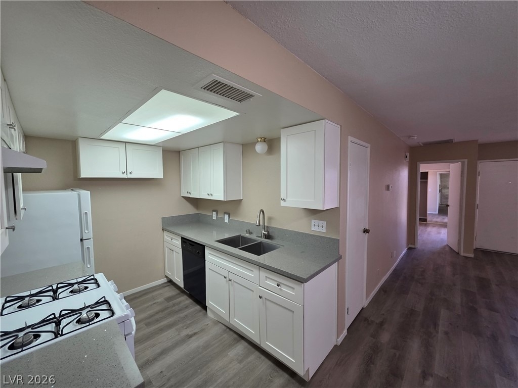 3009 Saint George Street - Photo 23