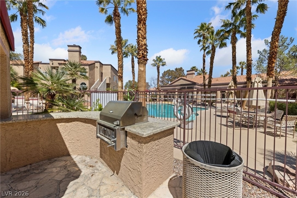 9325 W Desert Inn Road - Photo 23