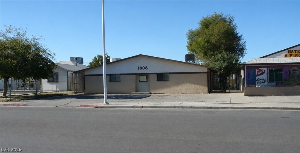1808 Fairfield Avenue - Photo 0