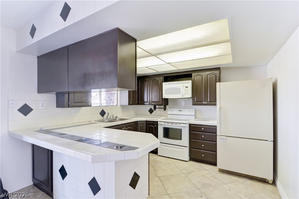 7640 Spencer Street - Photo 7