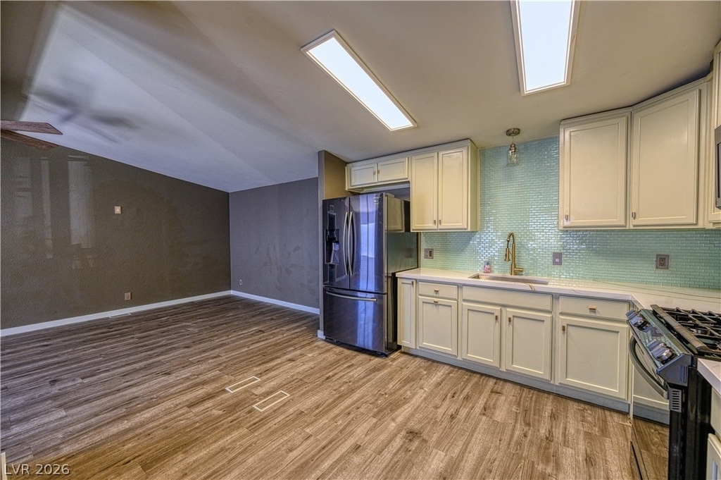 5581 Wheatfield Drive - Photo 3