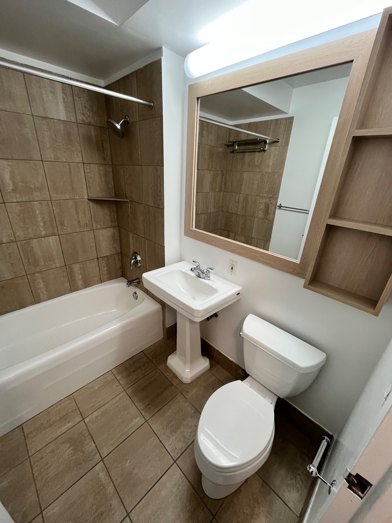 561 10th Avenue - Photo 4