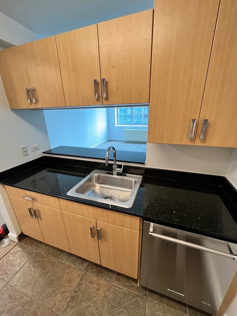 561 10th Avenue - Photo 6