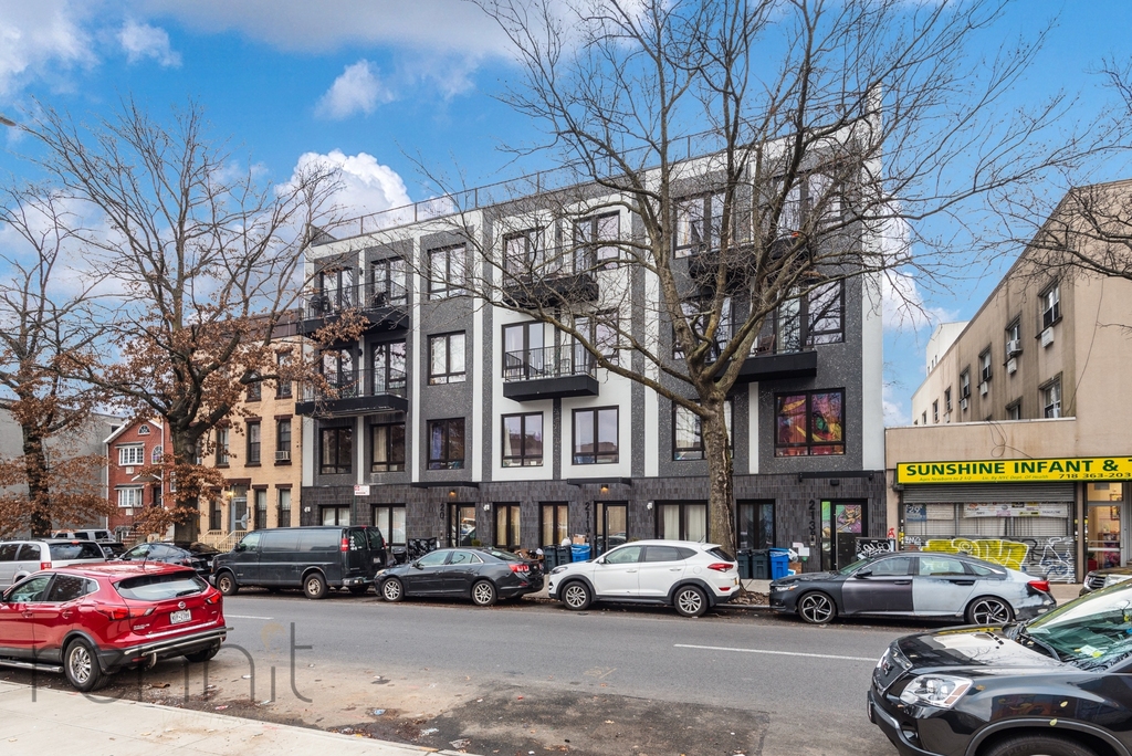 209 Troy Avenue - Photo 12
