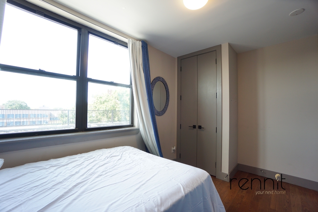 209 Troy Avenue - Photo 4