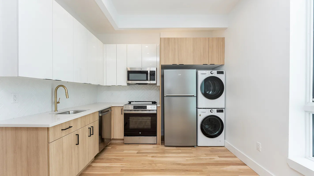 511 Meeker Avenue - Photo 1