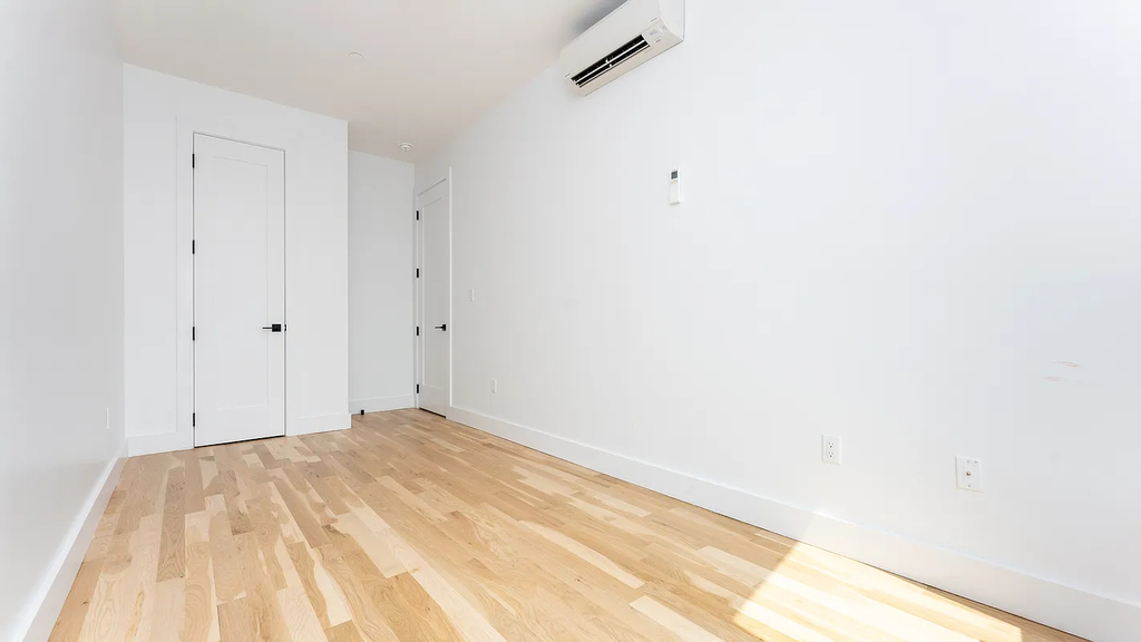 511 Meeker Avenue - Photo 14