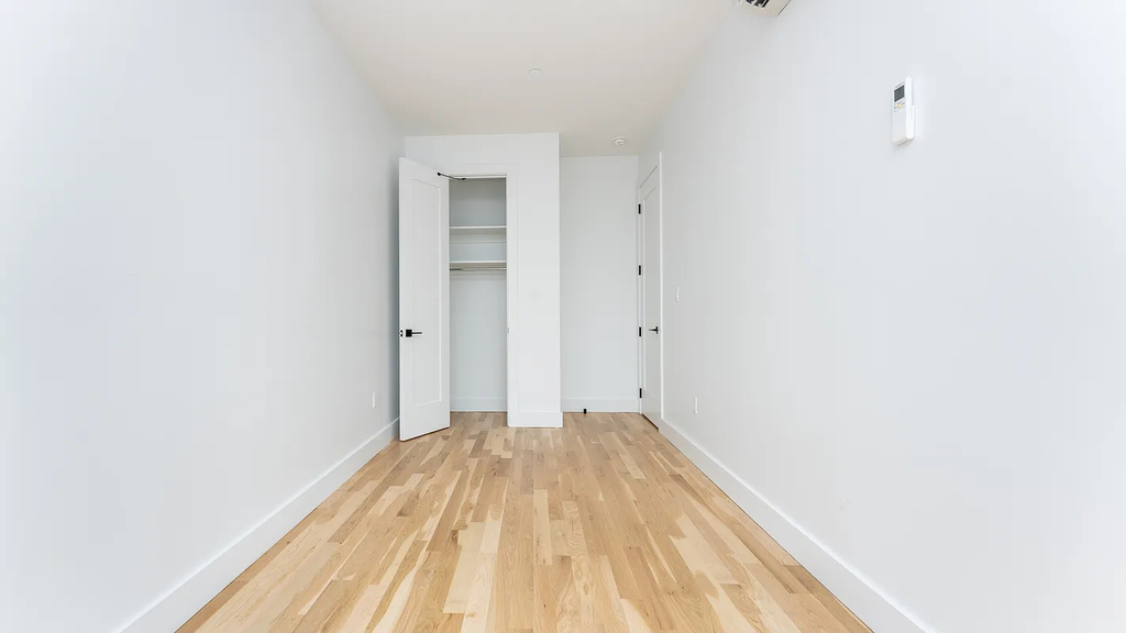 511 Meeker Avenue - Photo 10