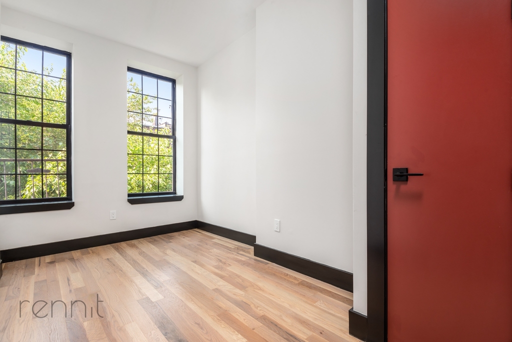 127 Thames Street - Photo 8